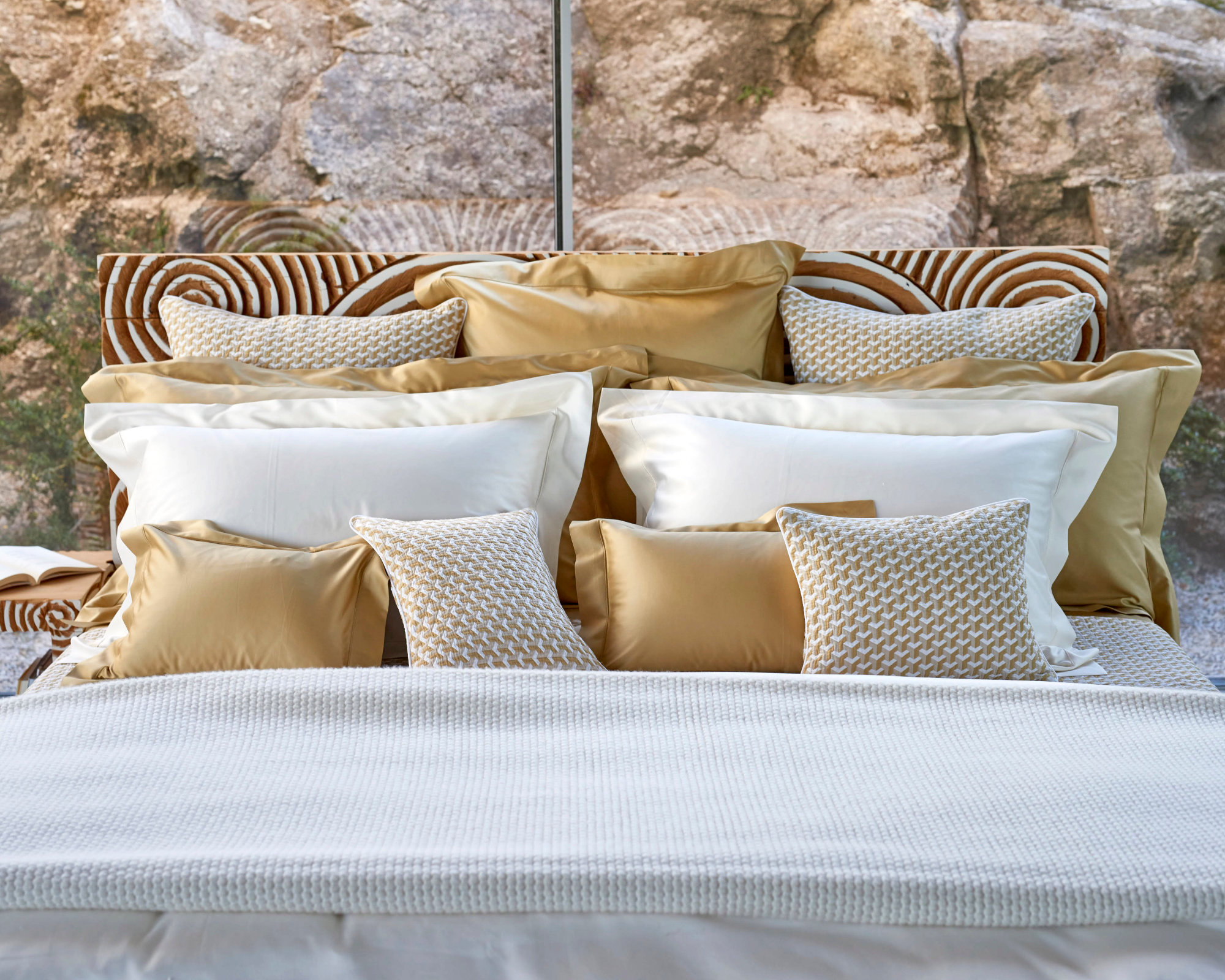 Celso de Lemos - Bed linen set BOURDON - 240x220 cm + 2 slopen 65x65 cm - 800 Miel 