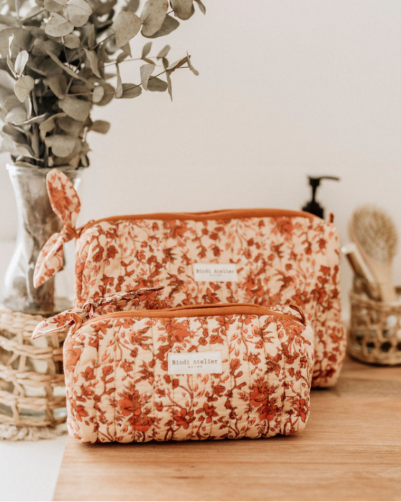 Toiletry bag BINDI Isha Cerise